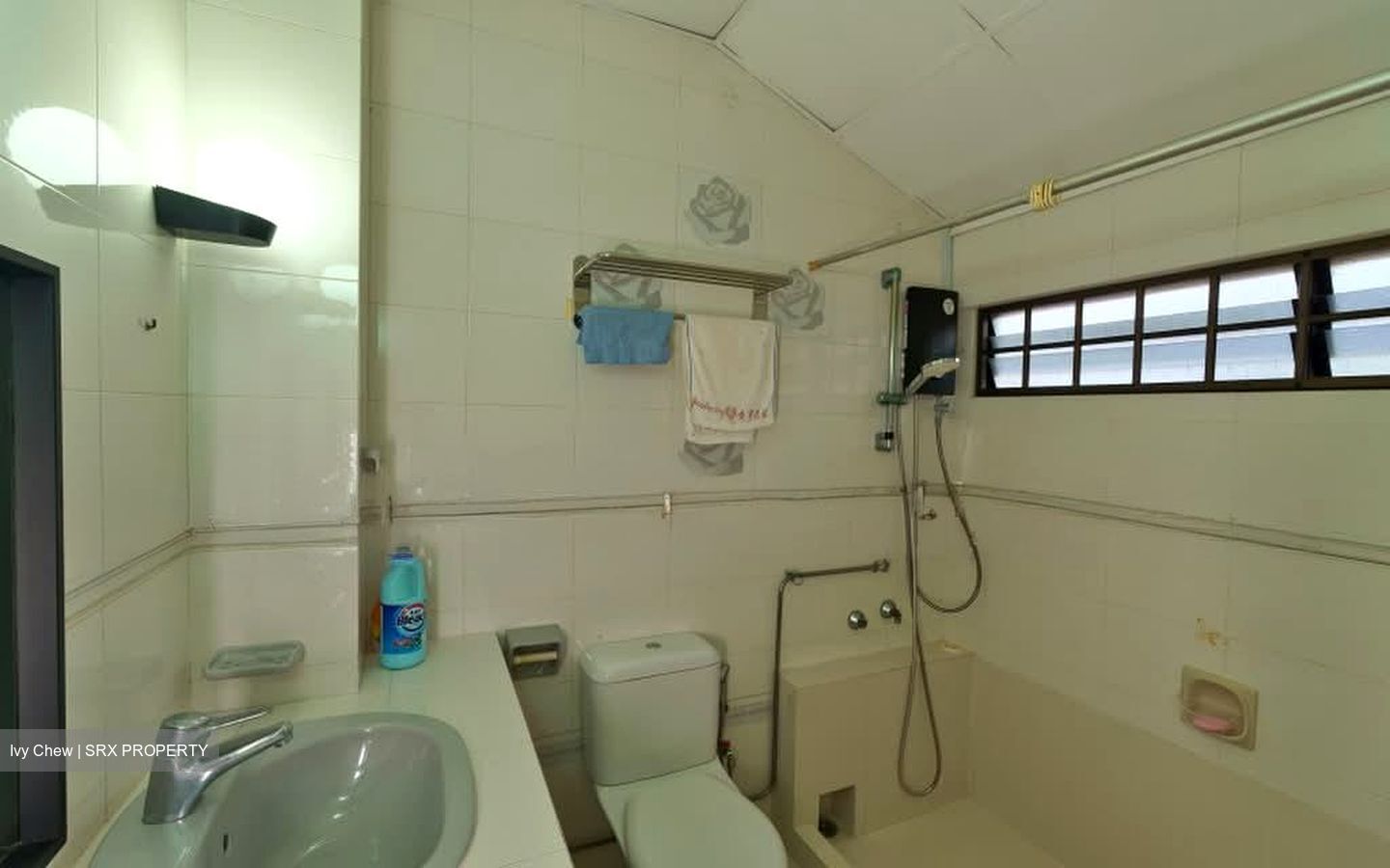 Bedok Ria (D16), Terrace #581602541